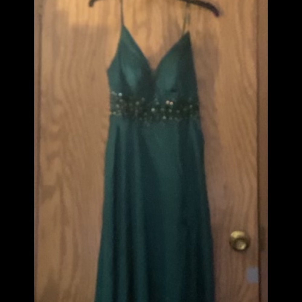 Size 9 Hunter green elegant prom dress